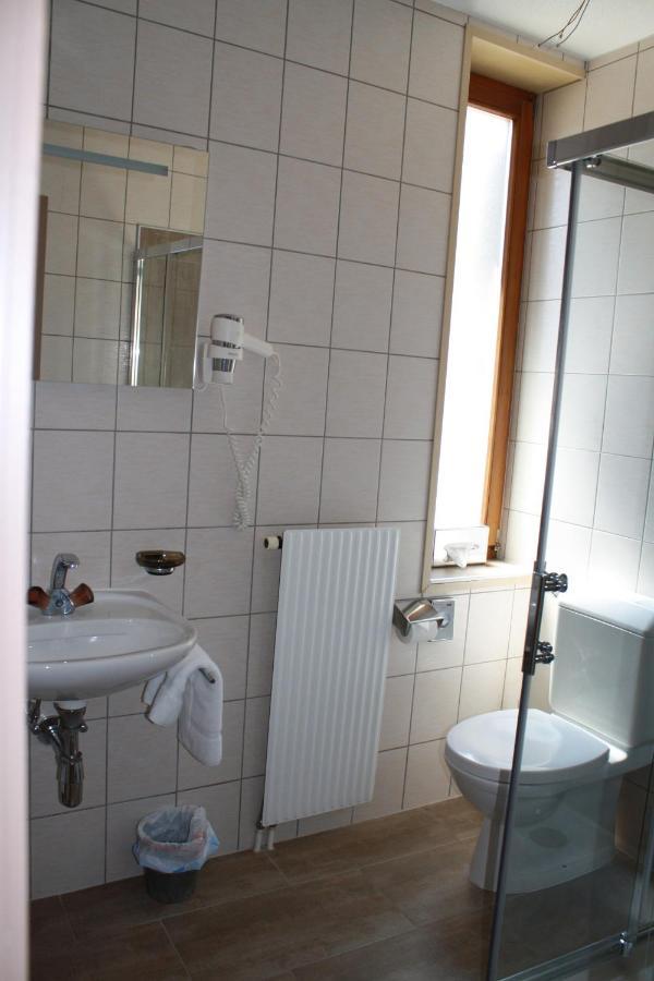 Hotel De La Gare Monthey Eksteriør bilde