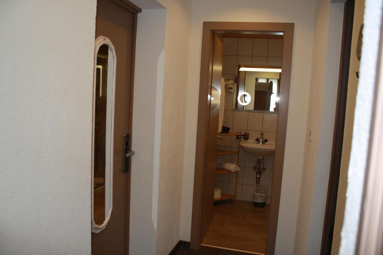 Hotel De La Gare Monthey Eksteriør bilde